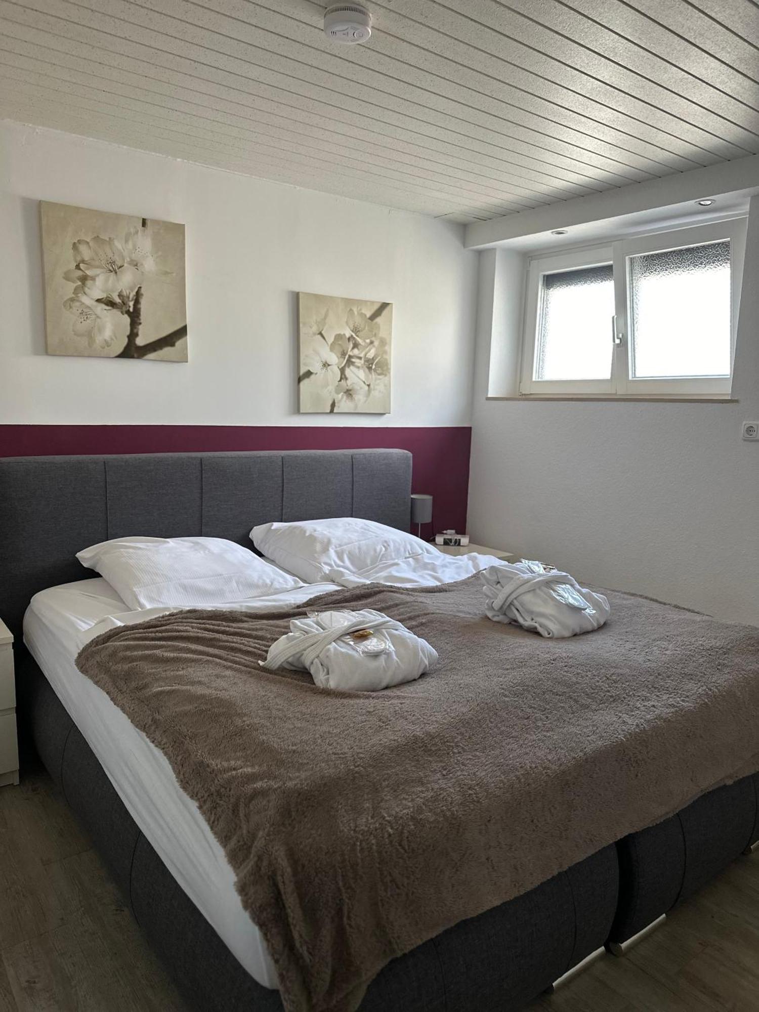 Ferienwohnung Schlossblick - 4 Sterne Sauna Pool Whirlpool Exklusiv Braunfels Εξωτερικό φωτογραφία