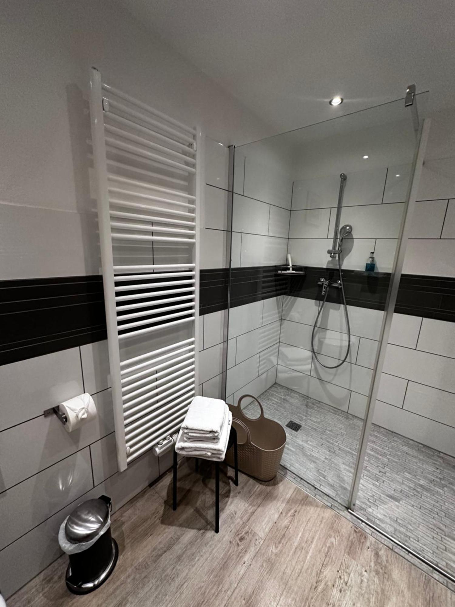 Ferienwohnung Schlossblick - 4 Sterne Sauna Pool Whirlpool Exklusiv Braunfels Εξωτερικό φωτογραφία