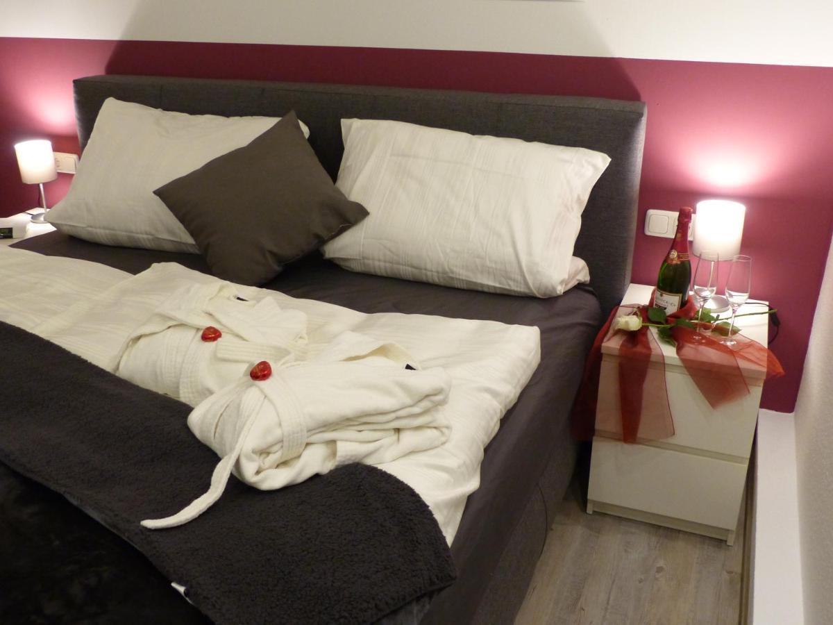 Ferienwohnung Schlossblick - 4 Sterne Sauna Pool Whirlpool Exklusiv Braunfels Εξωτερικό φωτογραφία